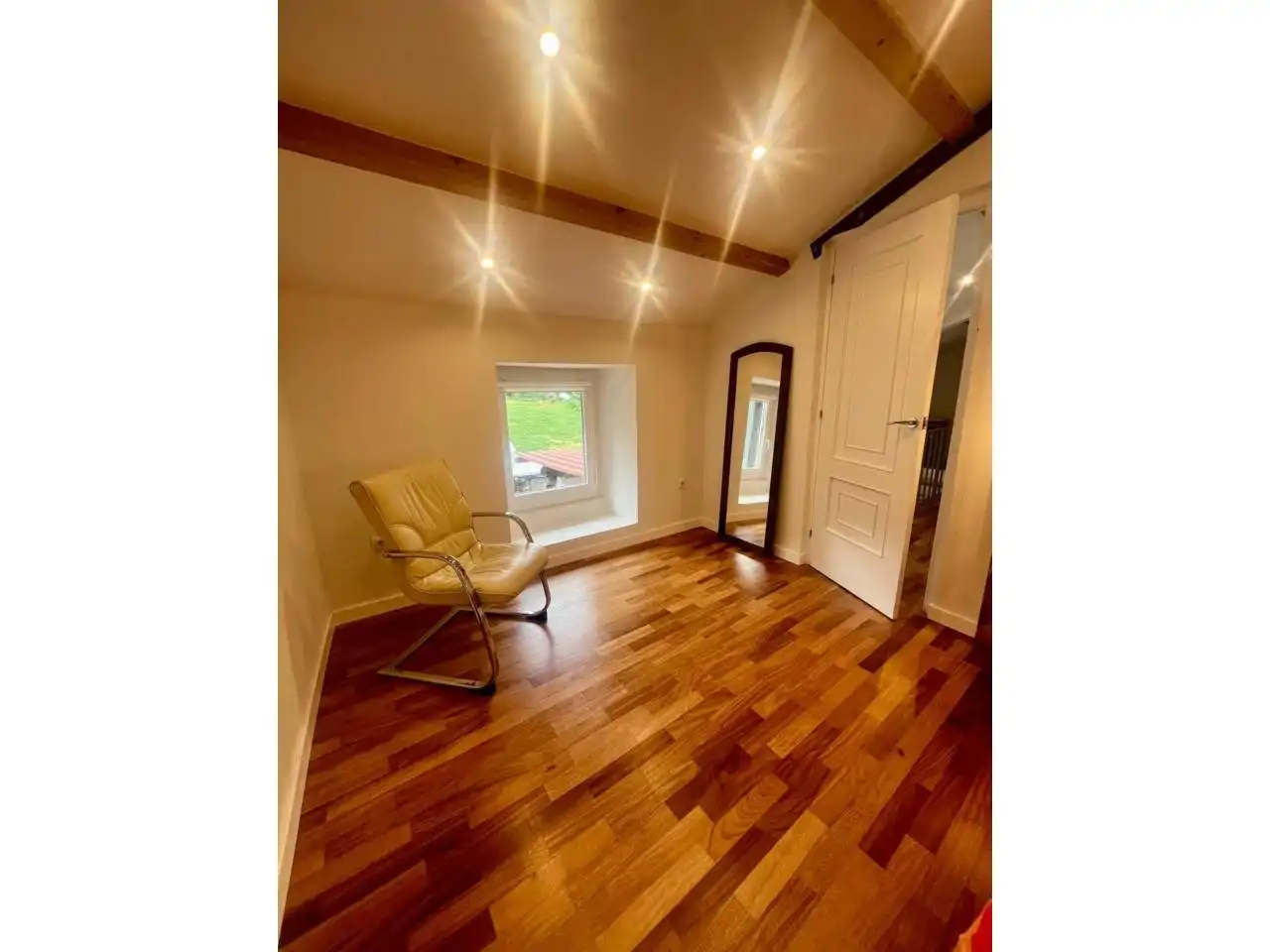 Haus oder Chalet zur Miete in Miño mit Heizung, Privatgarten und Schwimmbad