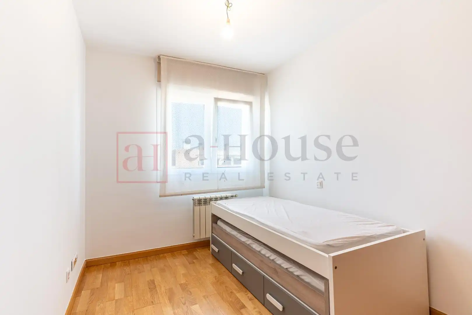 Schlafzimmer von Wohnung zum Verkauf in Madrid mit Klimaanlage, Heizung und Privatgarten