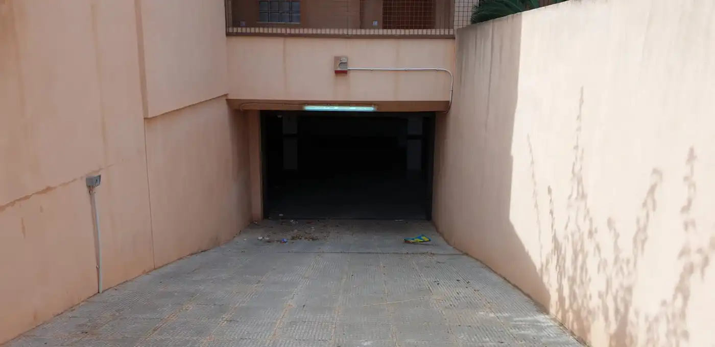 Einzelparkplatz zum Verkauf in Calle Calle Orozco
