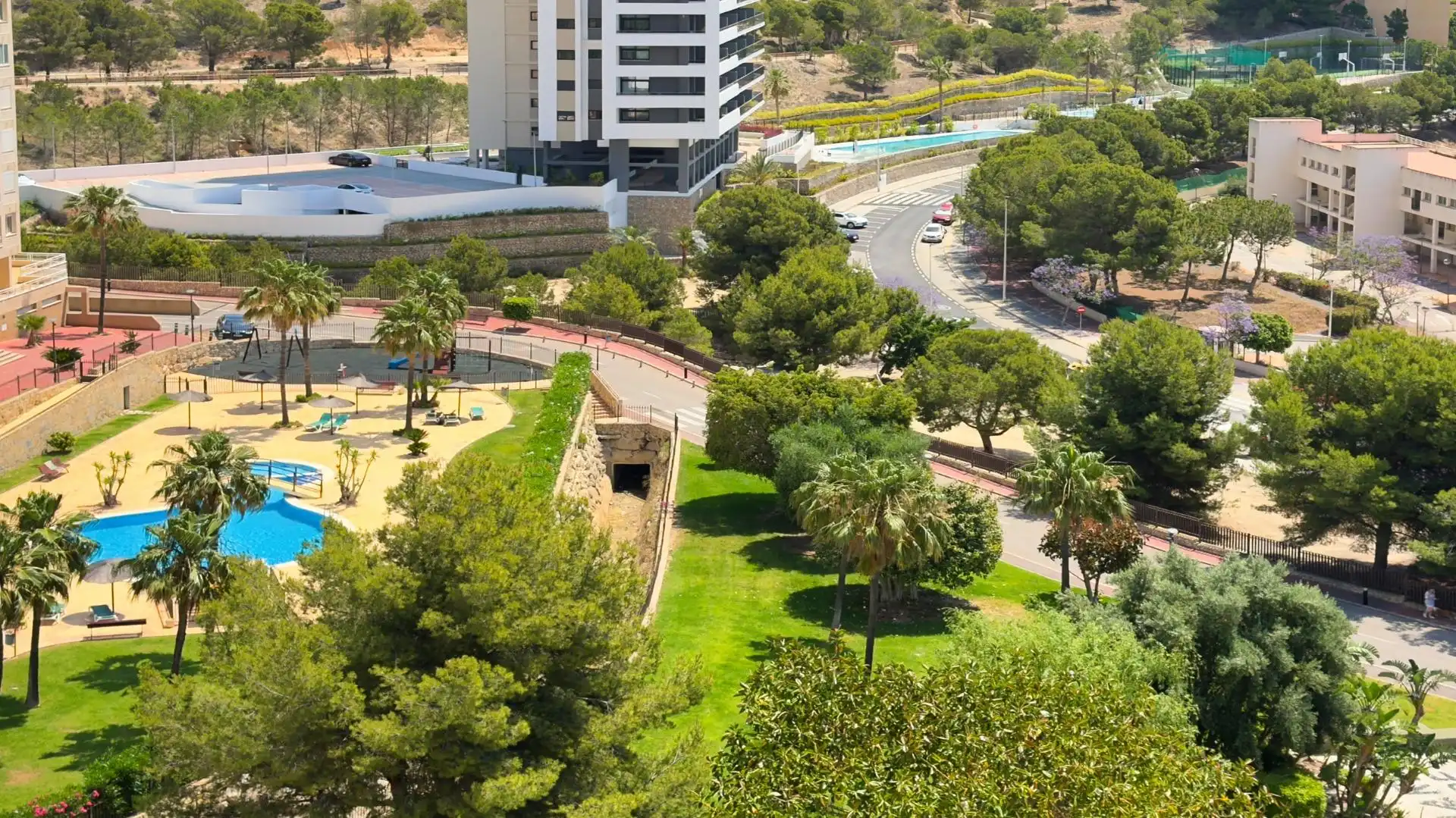Vista exterior de Piso en venta en Benidorm con Aire acondicionado, Jardín privado y Terraza