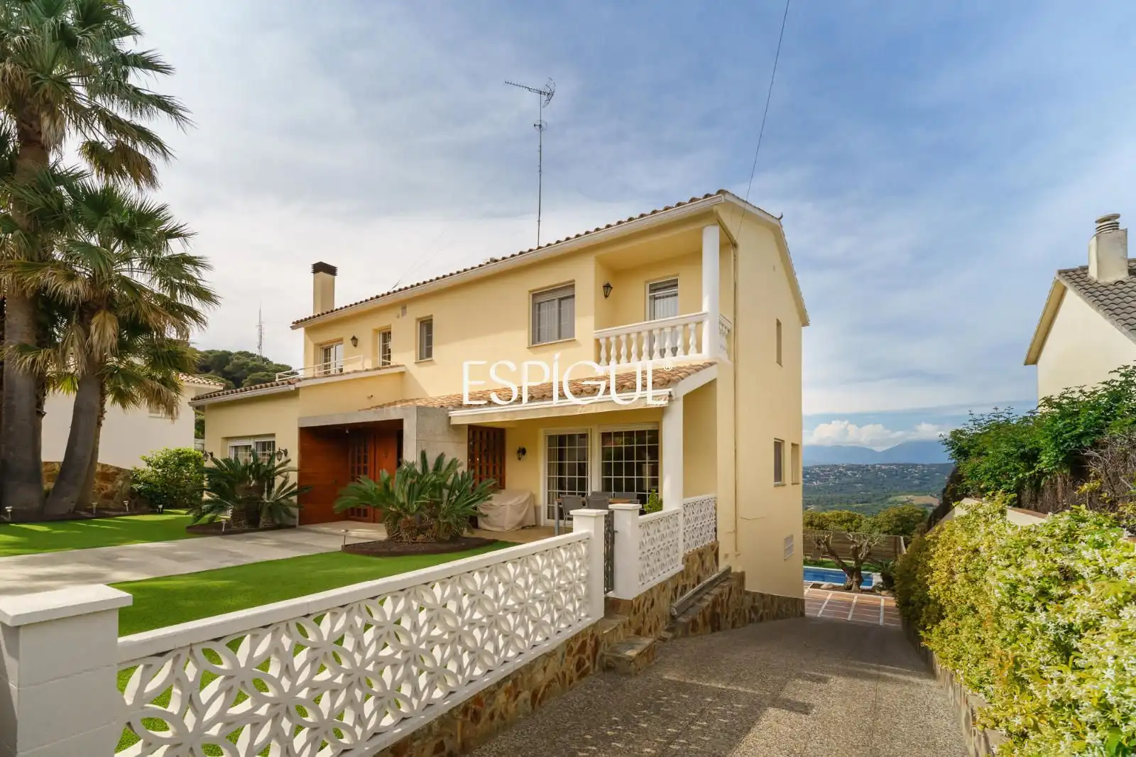 Vista exterior de Casa o xalet en venda en Dosrius amb Calefacció, Jardí privat i Terrassa