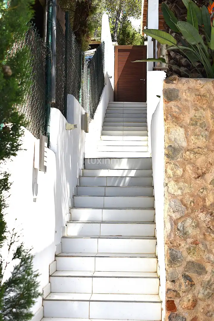 Vista exterior de Casa o chalet en venta en Sant Antoni de Portmany con Aire acondicionado, Terraza y Trastero
