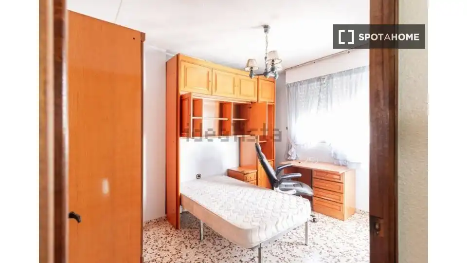 Habitación de Piso de alquiler en Cartagena con Aire acondicionado, Calefacción y Amueblado