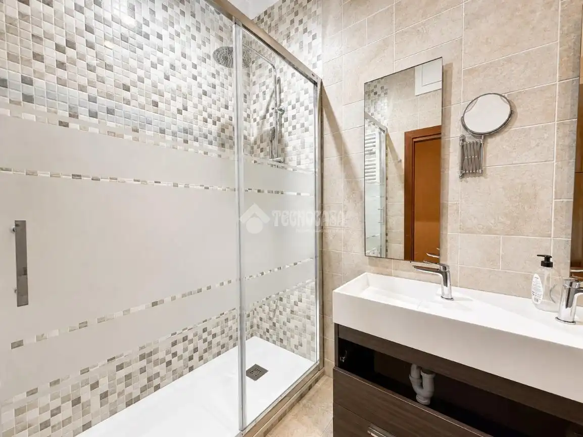 Baño de Piso en venta en Barcelona con Parquet y Balcón