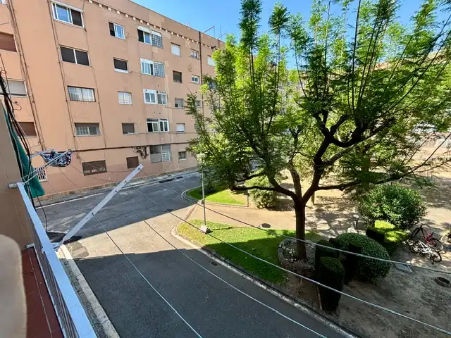 Exterior view of Flat for rent in L'Hospitalet de Llobregat  with Air Conditioner, Heating and Balcony