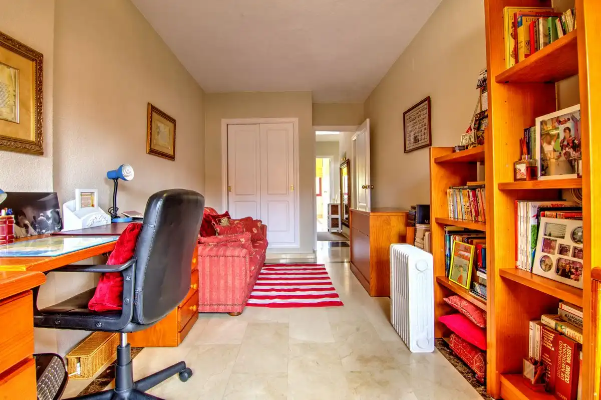 Casa aparellada amb terrassa en venda a Carrer de la Boga, imagen 21