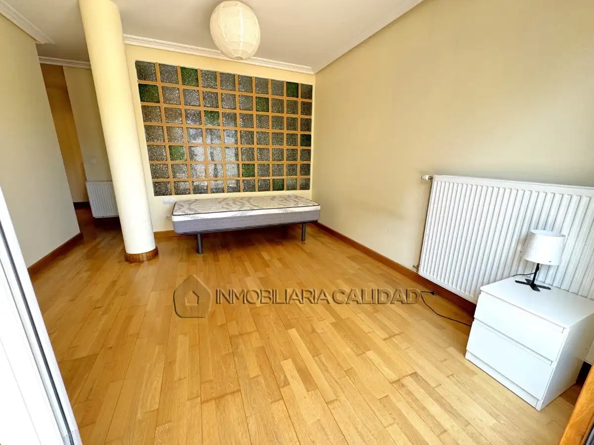 Habitación de Piso en venta en Burgos con Calefacción, Trastero y Piscina