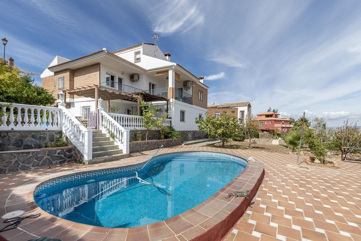 Swimming pool of House or chalet for sale in Gójar  with Air Conditioner, Private garden and Community pool
