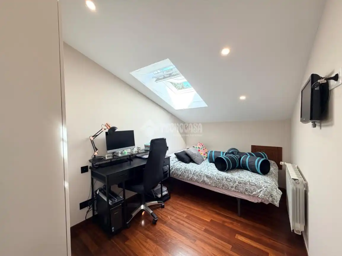 Habitación de Casa adosada en venta en Guriezo con Calefacción, Jardín privado y Balcón