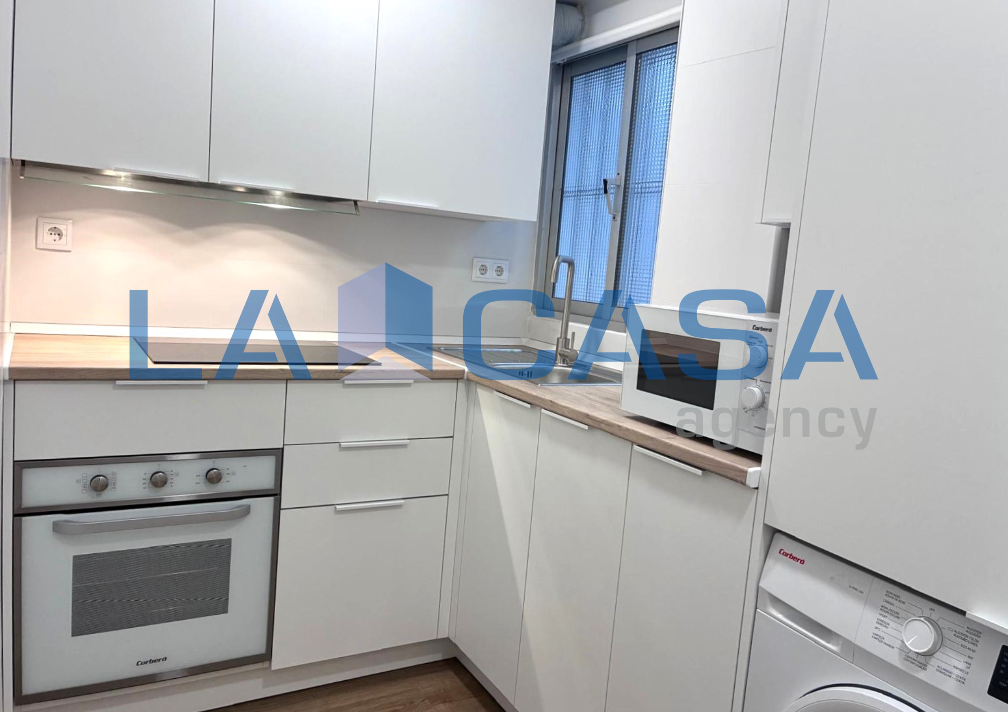 Cuina de Pis en venda en  Sevilla Capital amb Balcó