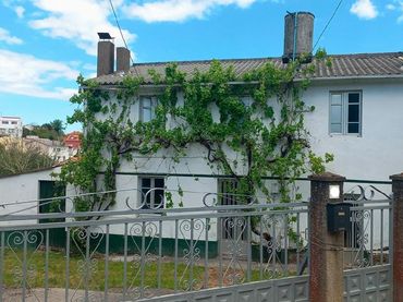 Casa con jardín en venta en Rúa Castañeira