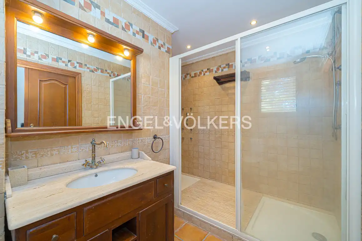 Baño de Casa o chalet en venta en La Nucia con Aire acondicionado, Jardín privado y Piscina