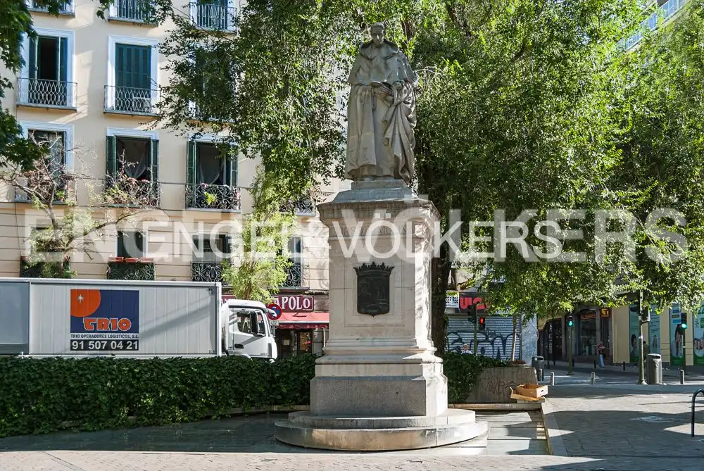 Vista exterior de Piso de alquiler en Madrid con Aire acondicionado, Calefacción y Trastero