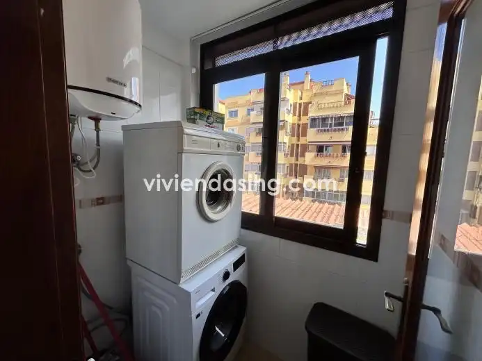 Schlafzimmer von Wohnung zur Miete in Puerto de la Cruz mit Möbliert, Waschmaschine und Mikrowelle