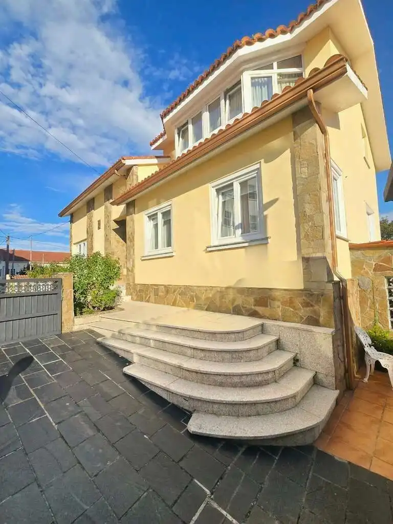 Casa con jardín en venta en Mugardos, imagen 3