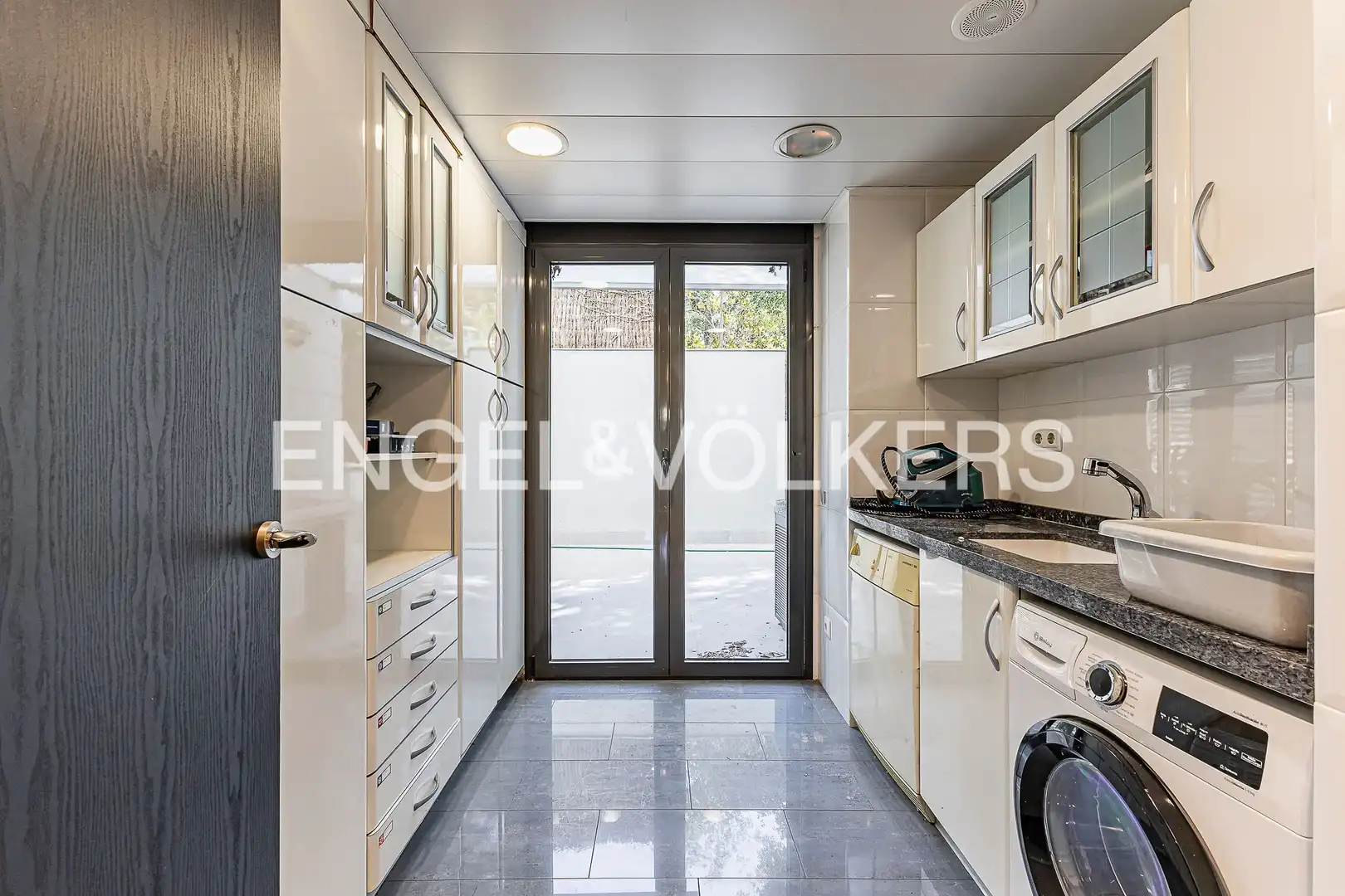 Kitchen of Houses for sale in Esplugues de Llobregat  with Air Conditioner, Heating and Private garden