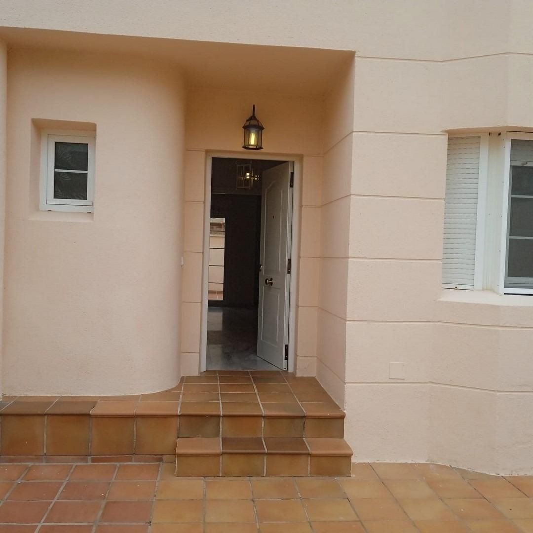 Casa adosada en venda en El Puerto de Santa María amb Balcó