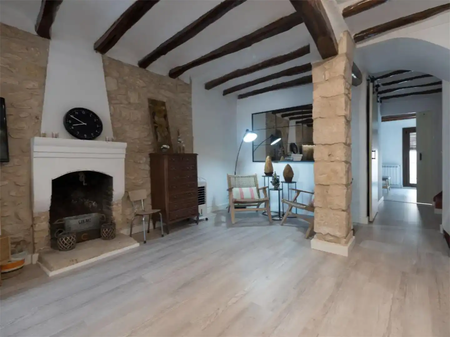 Sala d'estar de Casa adosada en venda en Almatret amb Balcó