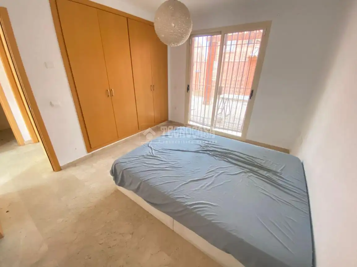 Habitación de Piso en venta en Sanlúcar la Mayor con Aire acondicionado y Amueblado