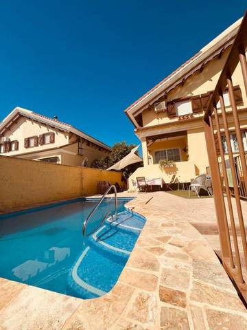 Casa adosada en Venta en C. Andrés Segovia en Capellanía - Retamar