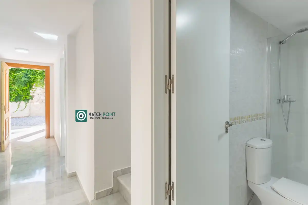 Badezimmer von Einfamilien-Reihenhaus zum Verkauf in Almuñécar