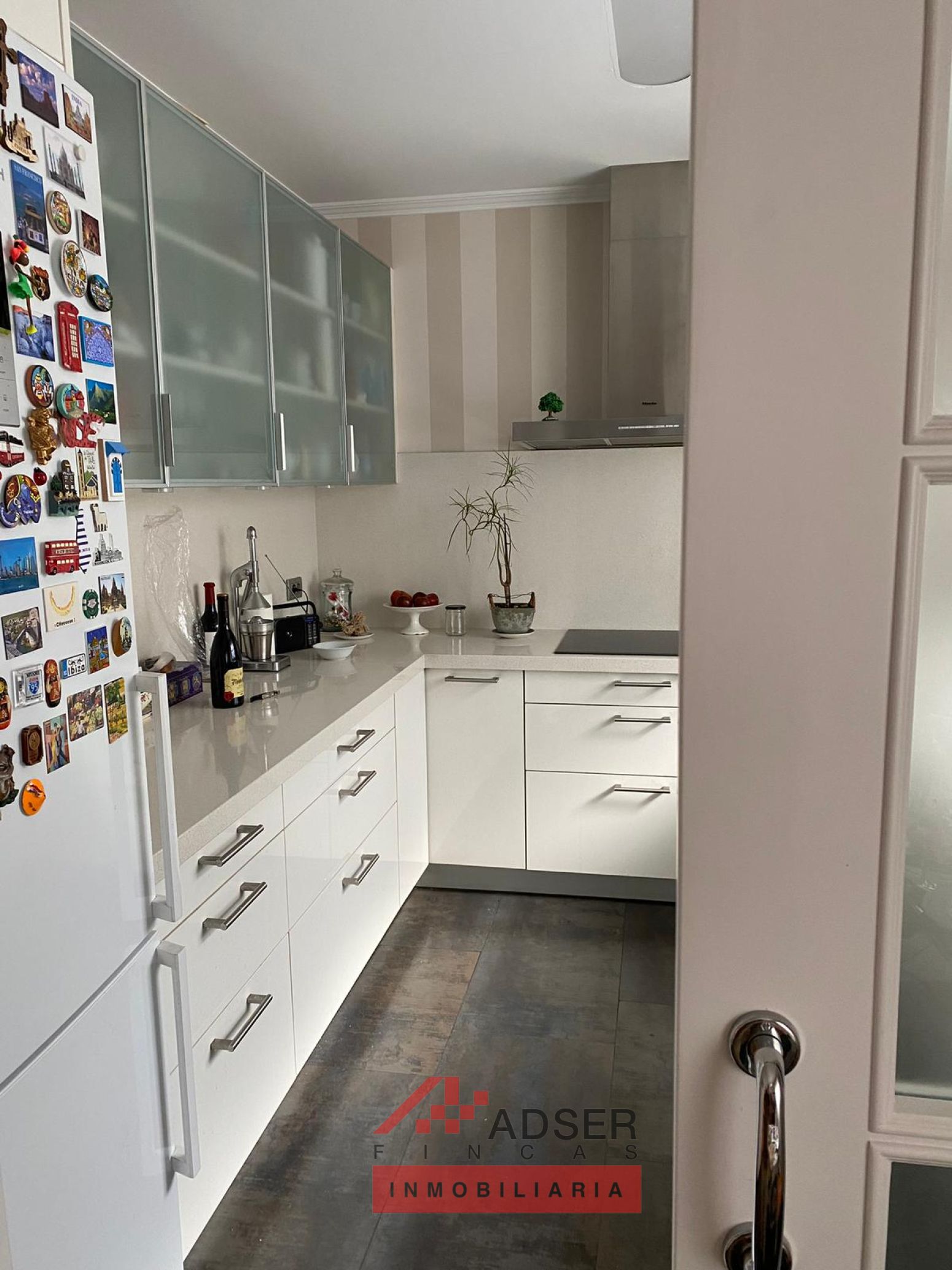 Cuina de Pis en venda en  Logroño amb Calefacció, Parquet i Terrassa