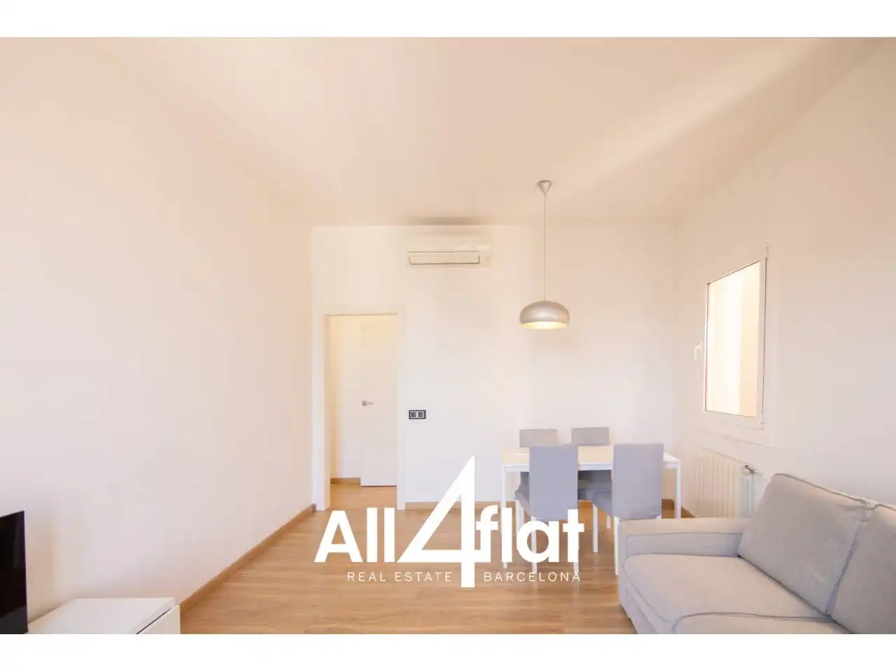 Flat with terrace for sale in Calle Agustí Vell, imagen 6