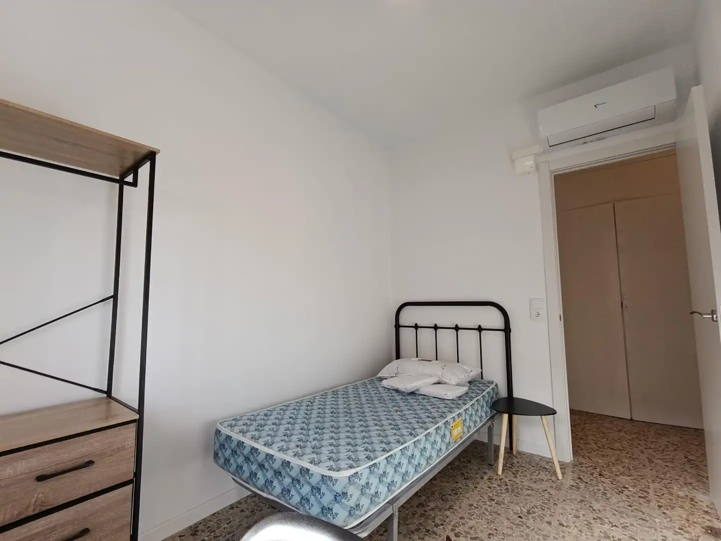Habitación de Piso de alquiler en Murcia con Aire acondicionado y Amueblado