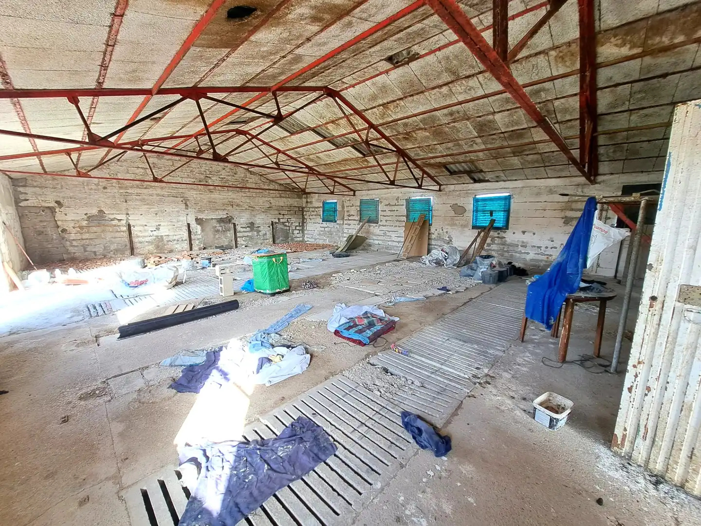 Fabrikhallen zur Miete in Haro