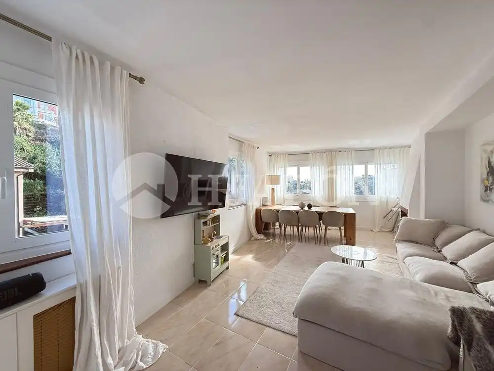 Sala de estar de Casa o chalet en venta en Alella con Aire acondicionado, Calefacción y Jardín privado