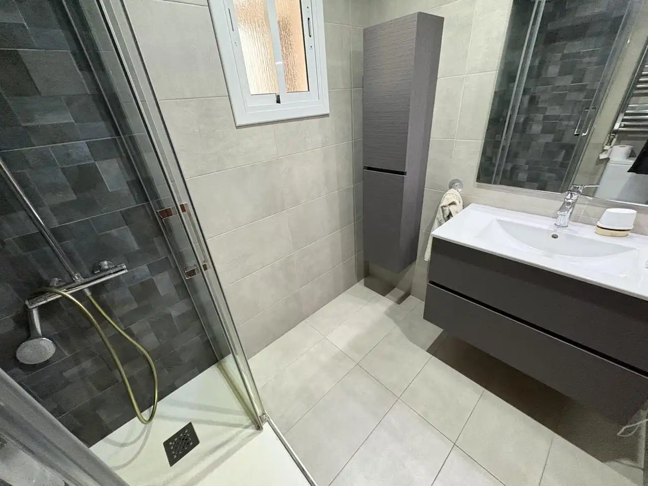 Baño de Piso en venta en Badalona con Aire acondicionado y Terraza