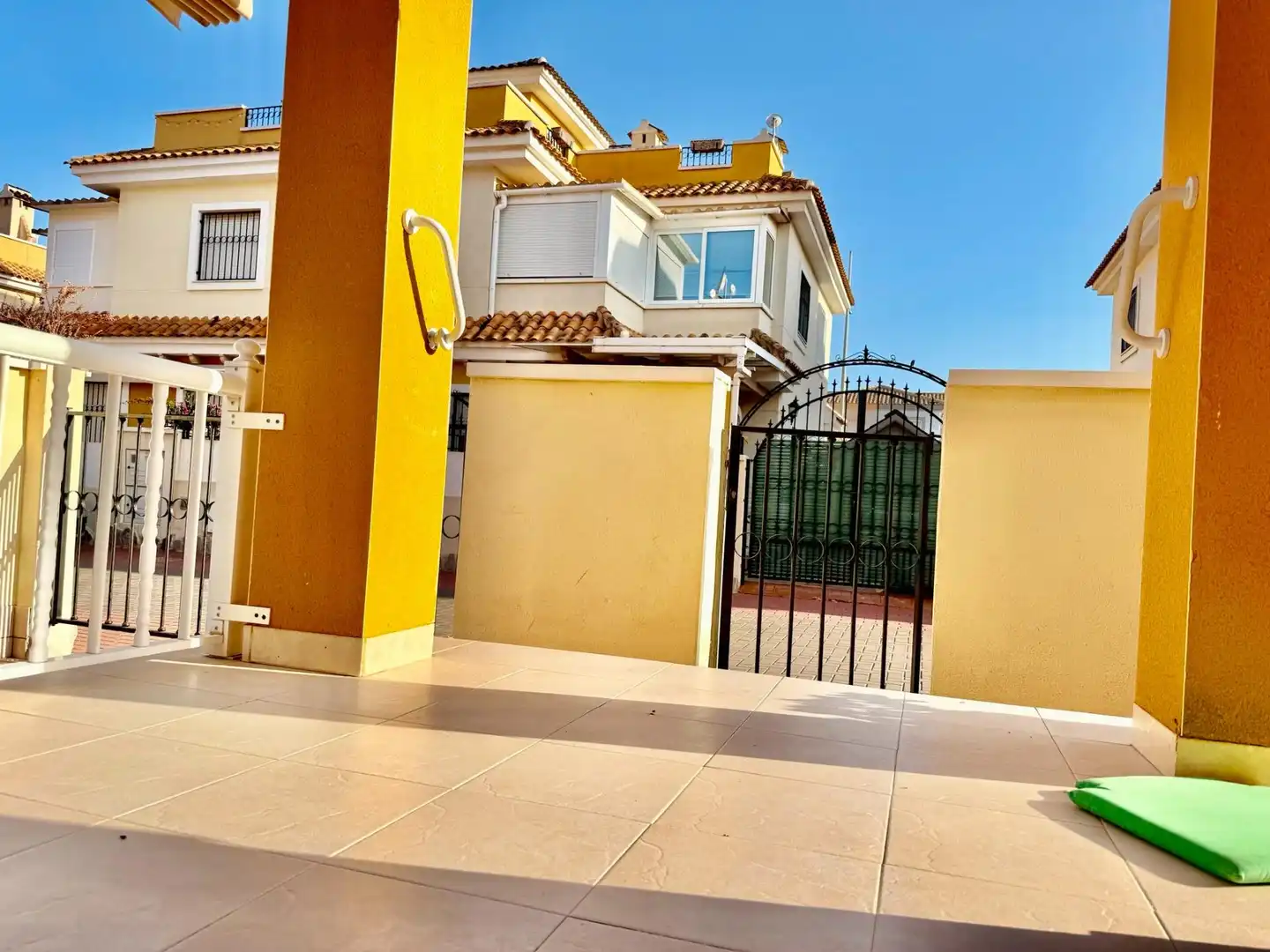 Exterior view of Detached homes for sale in Pilar de la Horadada  with Air Conditioner, Private garden and Terrace