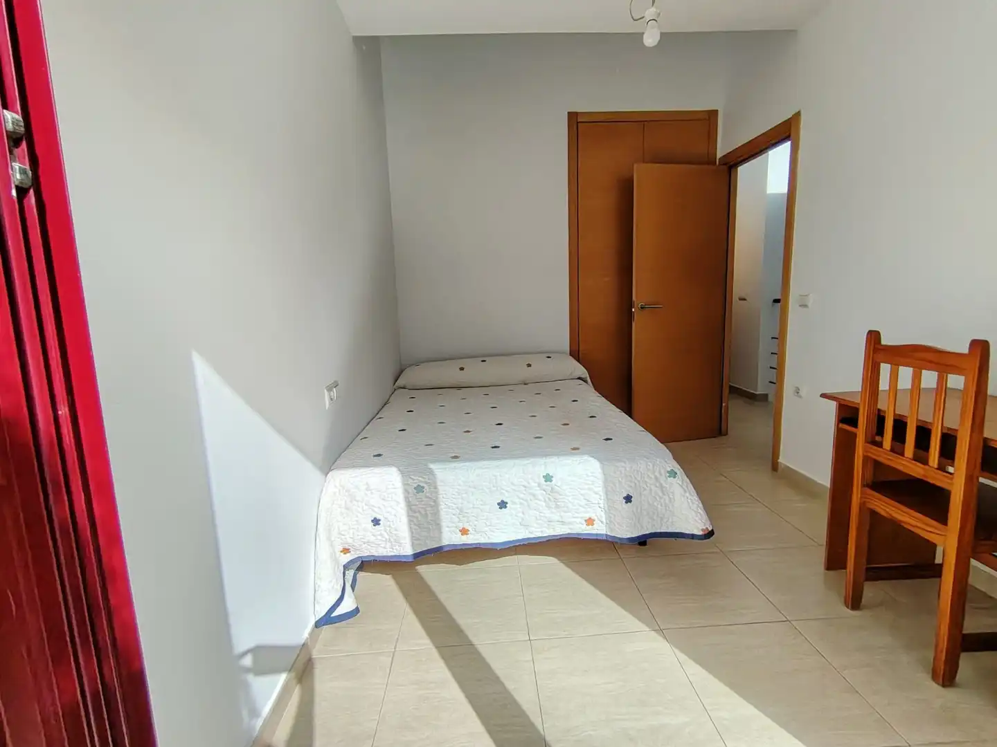 Schlafzimmer von Einfamilien-Reihenhaus zum Verkauf in Oropesa del Mar / Orpesa mit Terrasse, Abstellraum und Ofen