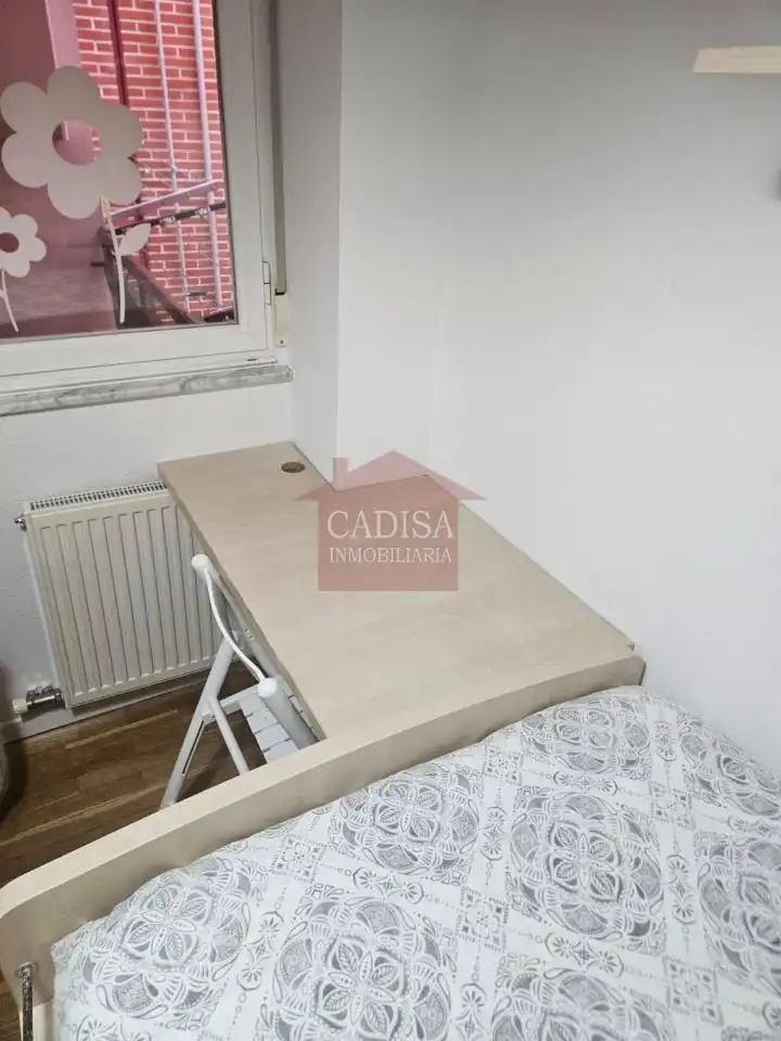 Habitación de Piso para compartir en Salamanca con Calefacción y Amueblado
