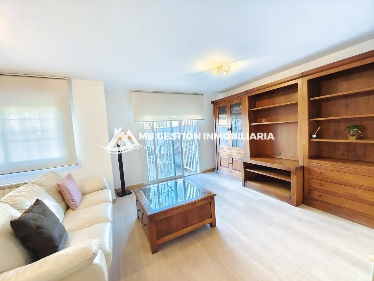 Living room of Detached homes for sale in Fuenlabrada  with Air Conditioner, Heating and Private garden