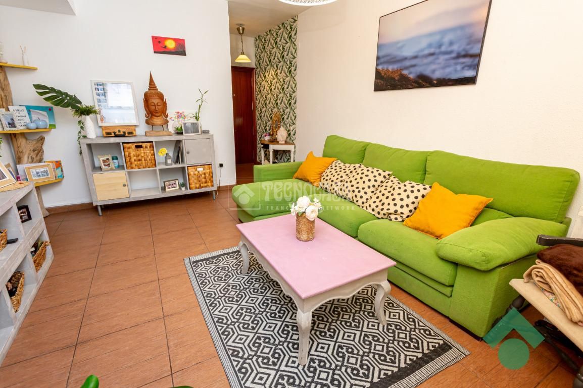 Sala d'estar de Pis en venda en Algeciras amb Aire condicionat, Terrassa i Balcó