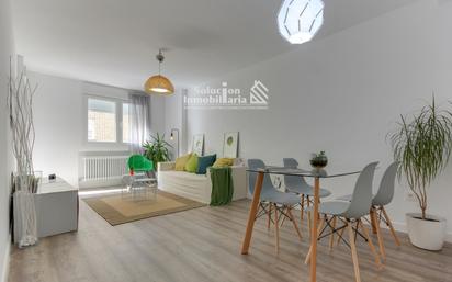 Sala d'estar de Pis en venda en Salamanca Capital amb Calefacció i Terrassa