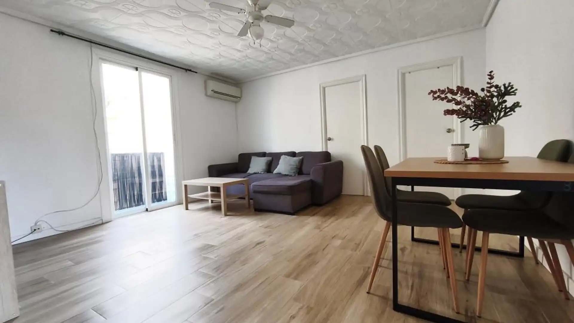 Sala de estar de Piso en venta en Alicante / Alacant con Calefacción y Amueblado