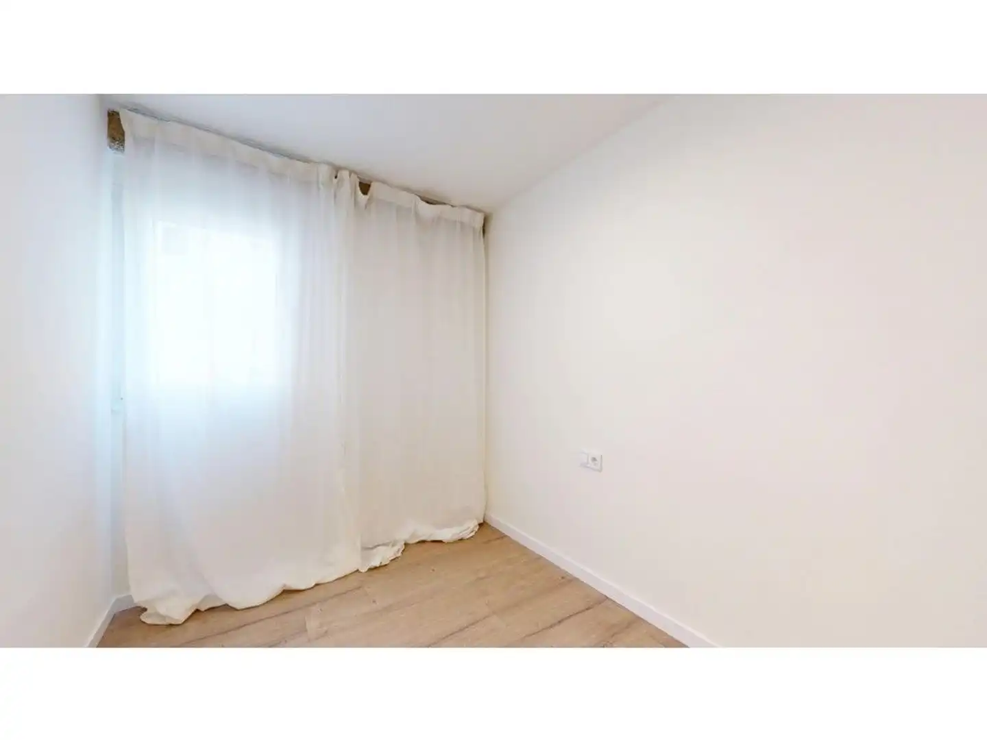 Habitación de Piso en venta en Valencia con Aire acondicionado, Terraza y Amueblado