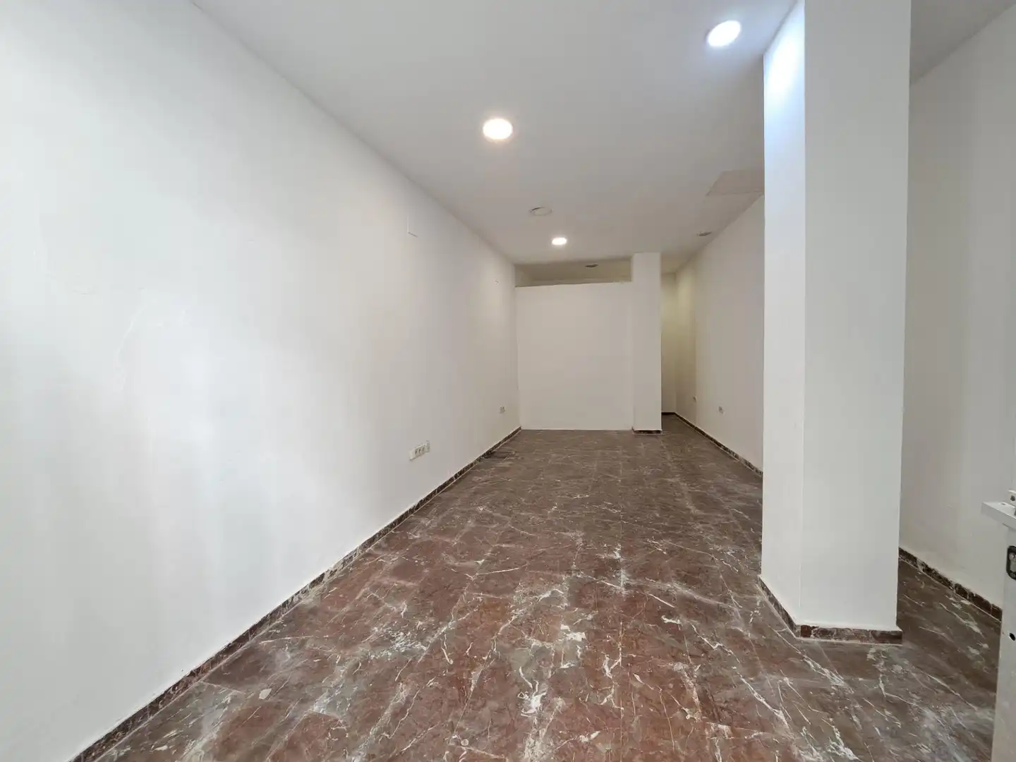 Business premises for sale in Casc Urbà, imagen 2
