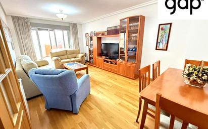 Living room of Flat for sale in Cuenca Capital  with Heating, Terrace and Storage room