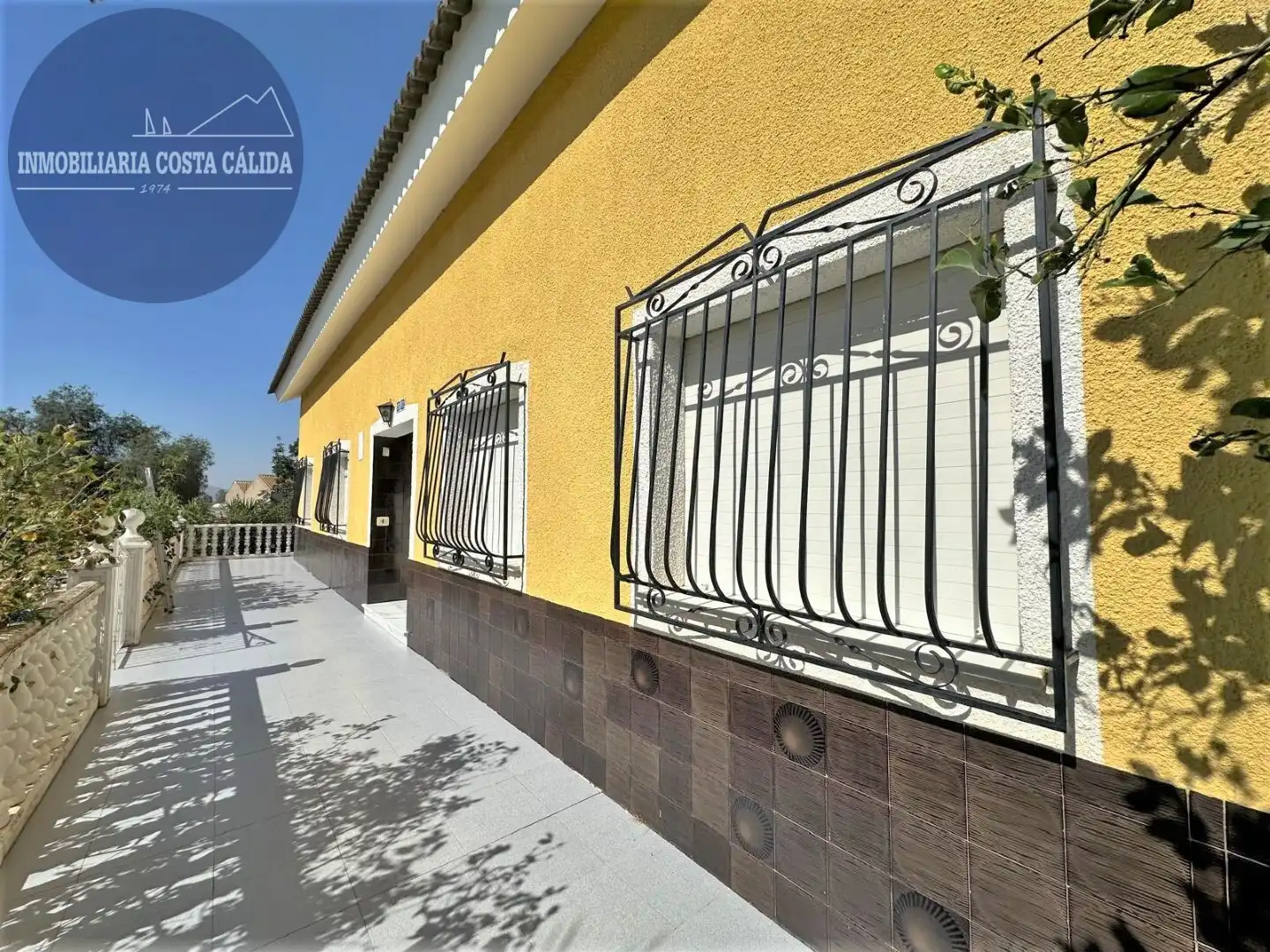 Casa rústica con jardín en venta en RM-D16 40