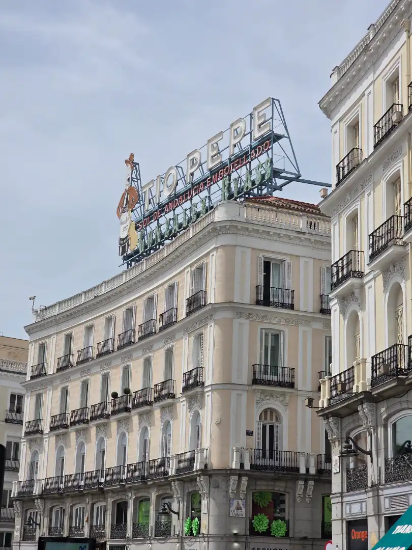 Duplexes for sale in Calle de la Montera, Sol, Centro