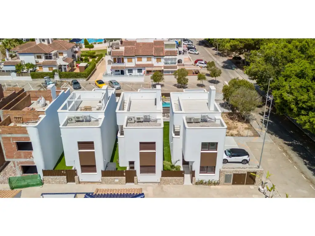 Vista exterior de Casa o xalet en venda en Pilar de la Horadada amb Piscina