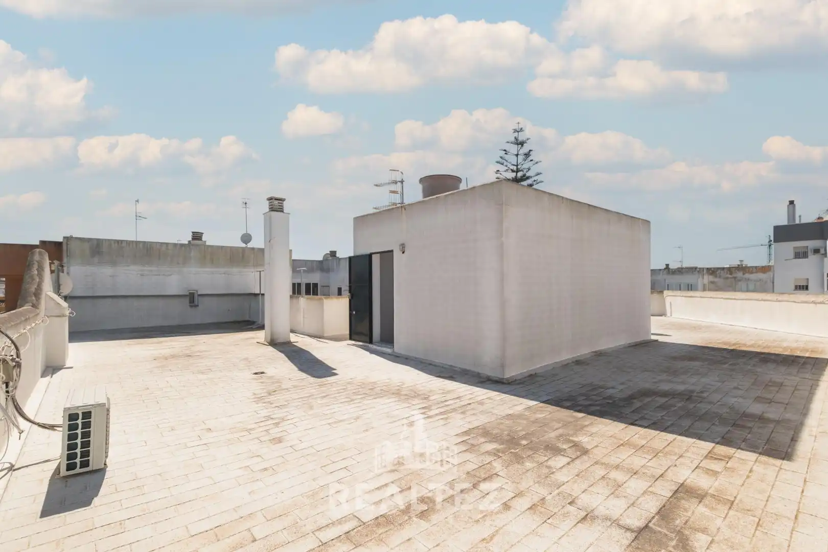 Exterior view of Flat for sale in Sanlúcar de Barrameda  with Air Conditioner, Heating and Balcony