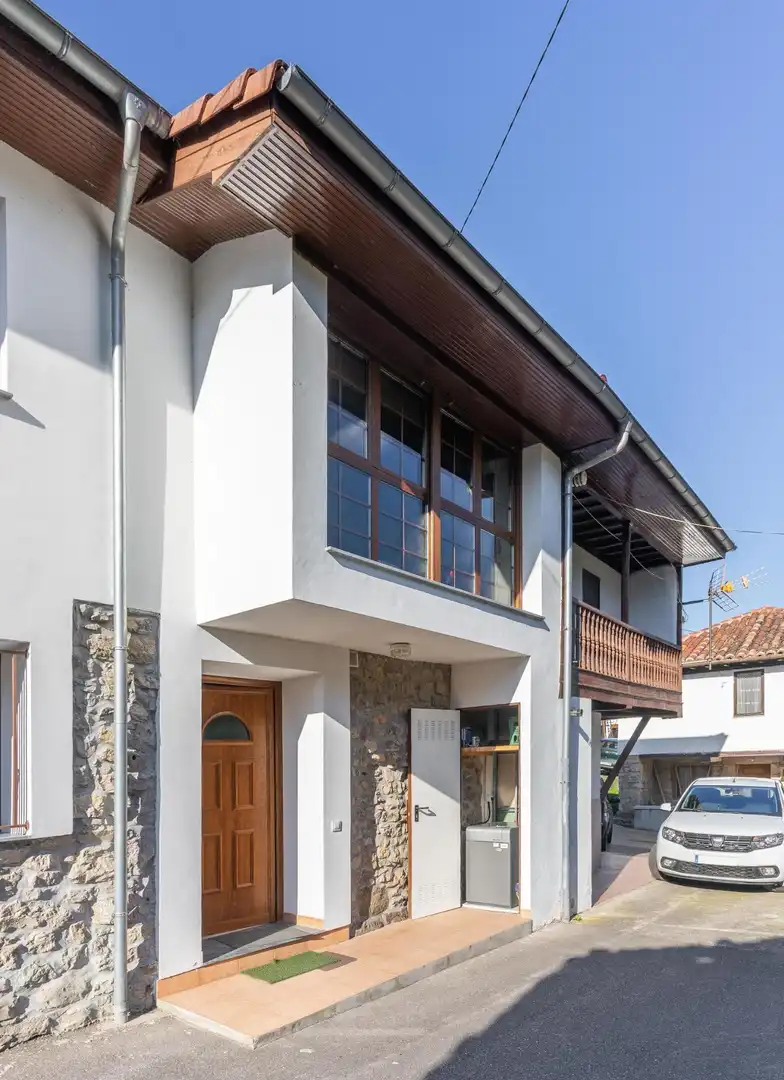 Vista exterior de Casa o xalet en venda en Ribera de Arriba amb Calefacció, Jardí privat i Terrassa