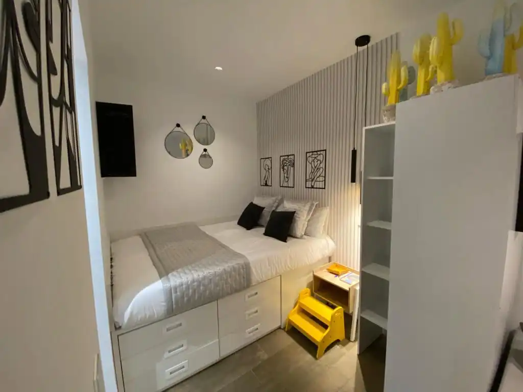 Schlafzimmer von Wohnung zur Miete in Madrid mit Klimaanlage, Heizung und Möbliert