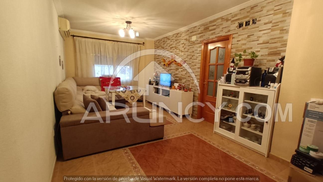 Sala d'estar de Pis en venda en Alcalá de Guadaira amb Aire condicionat i Terrassa