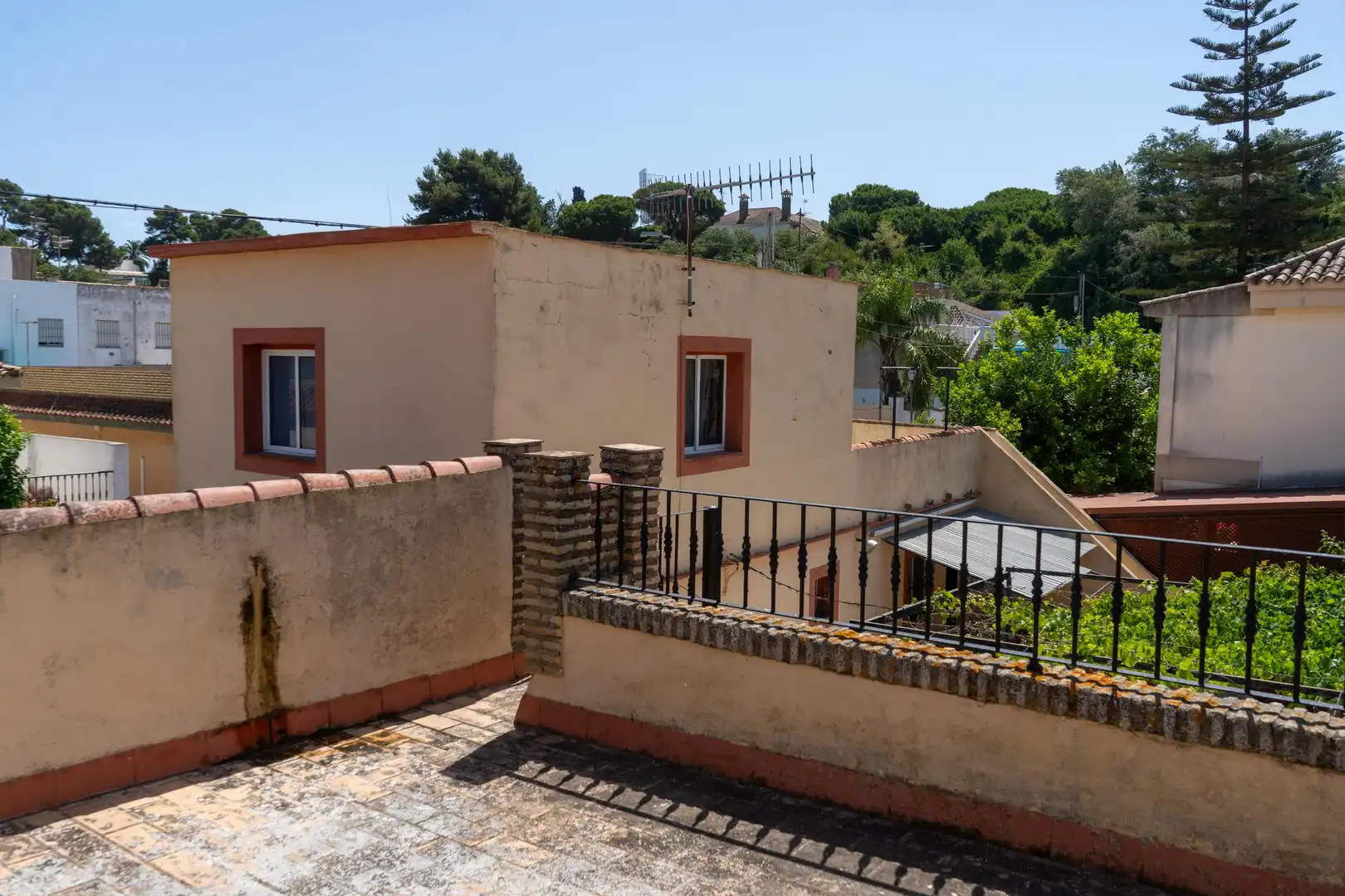 Vista exterior de Casa o xalet en venda en Sanlúcar de Barrameda amb Jardí privat