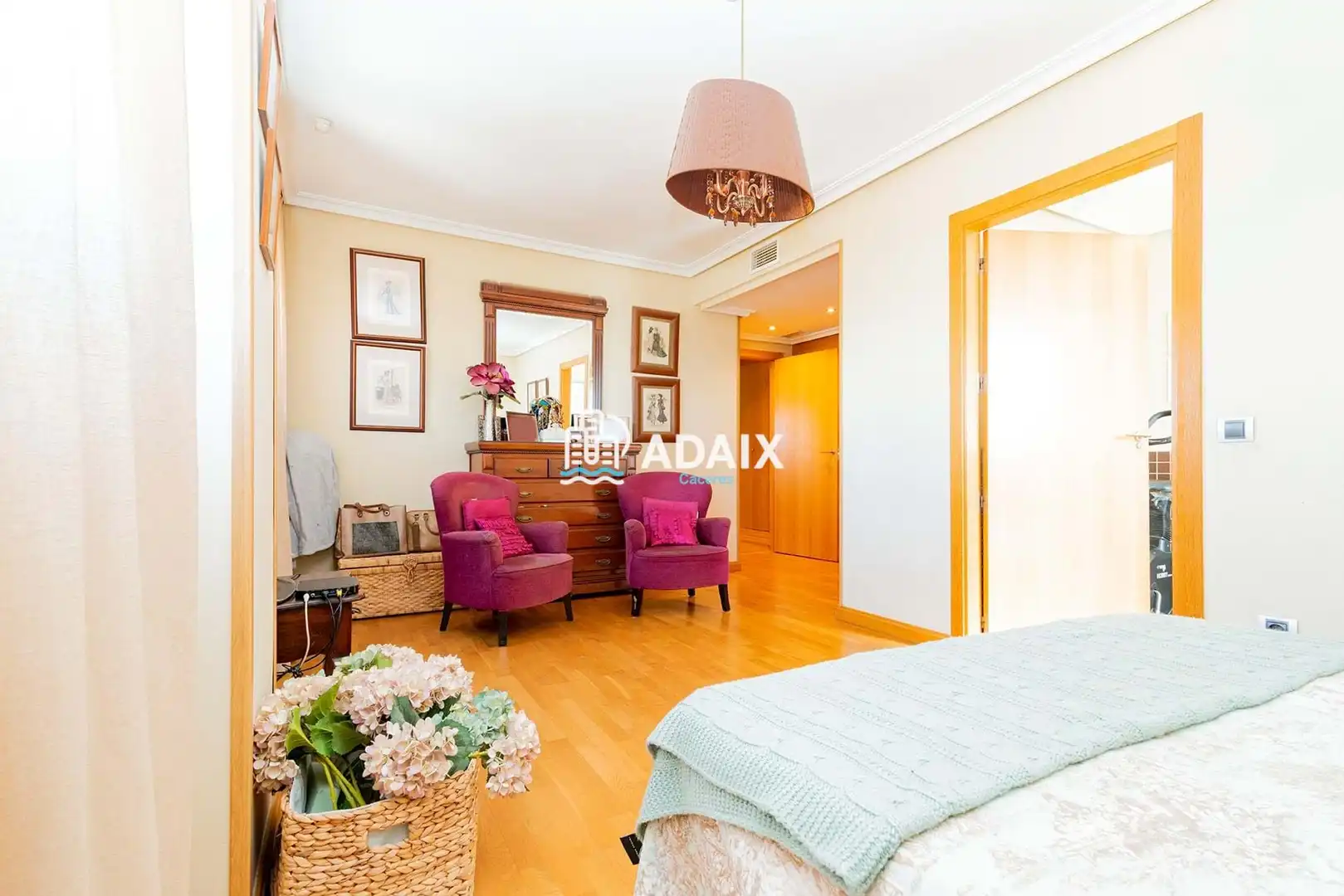 Habitación de Ático en venta en Cáceres con Aire acondicionado, Calefacción y Terraza